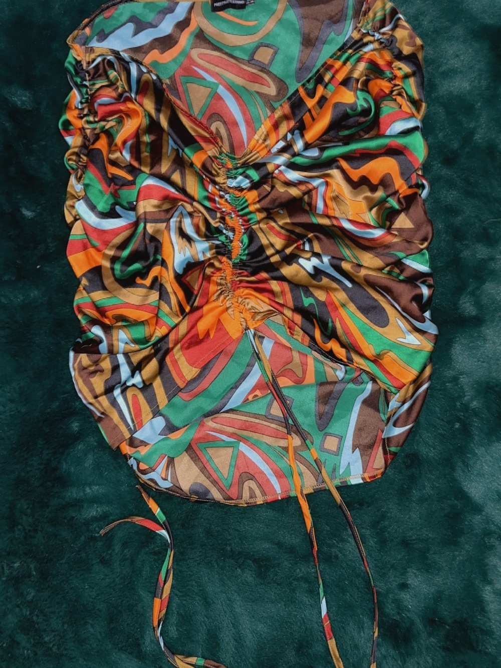 Women’s Ruched Drawstring Shoulder Bag in Multicolor Abstract Print - Picture 2 of 3